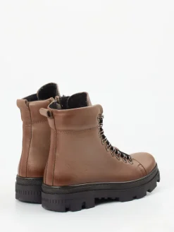 – Schnürboots aus Kalbleder in*Andrea Conti Online