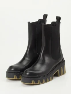 – Chelsea Boots aus Kalbleder*Andrea Puccini