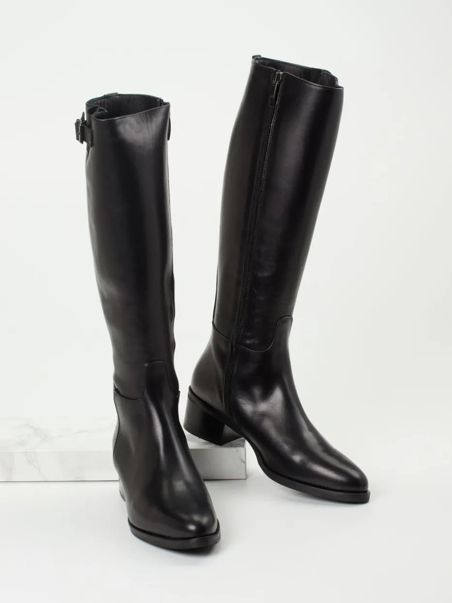 – Kniehohe Stiefel aus Kalbleder*Andrea Puccini Sale