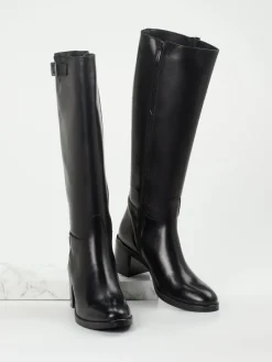 – Kniehohe Stiefel aus Kalbleder*Andrea Puccini Sale