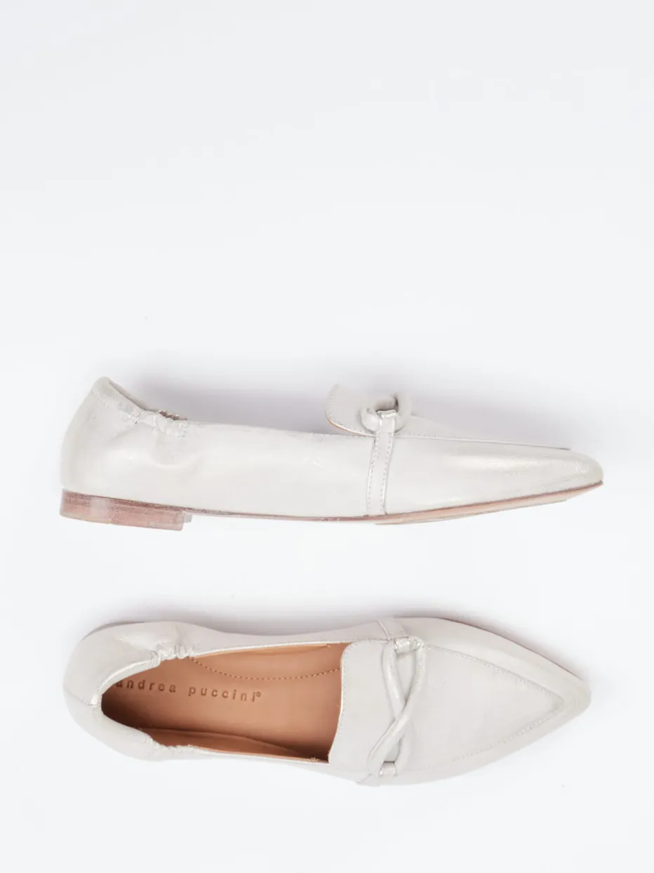 Damen Andrea Puccini – Loafer aus Metallicleder silberbeige