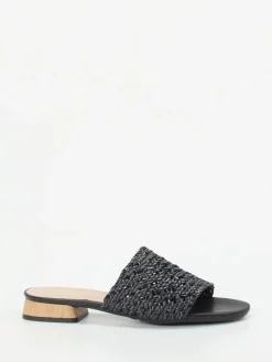 – Mules aus Flechtleder in*Andrea Puccini New