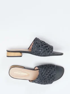 – Mules aus Flechtleder in*Andrea Puccini New