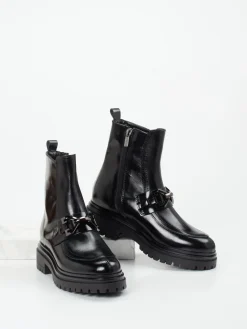 – Stiefelette aus Hochglanzleder*Andrea Puccini Outlet