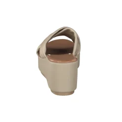– Plateau-Pantolette aus Kalbleder Beige*Andrea Sabatini Hot