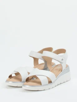 – Keilsandalette aus Kalbleder in*Ara Hot