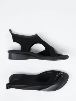 – Komfortsandalen aus Stretch mit Lackdetail*Arche Sale