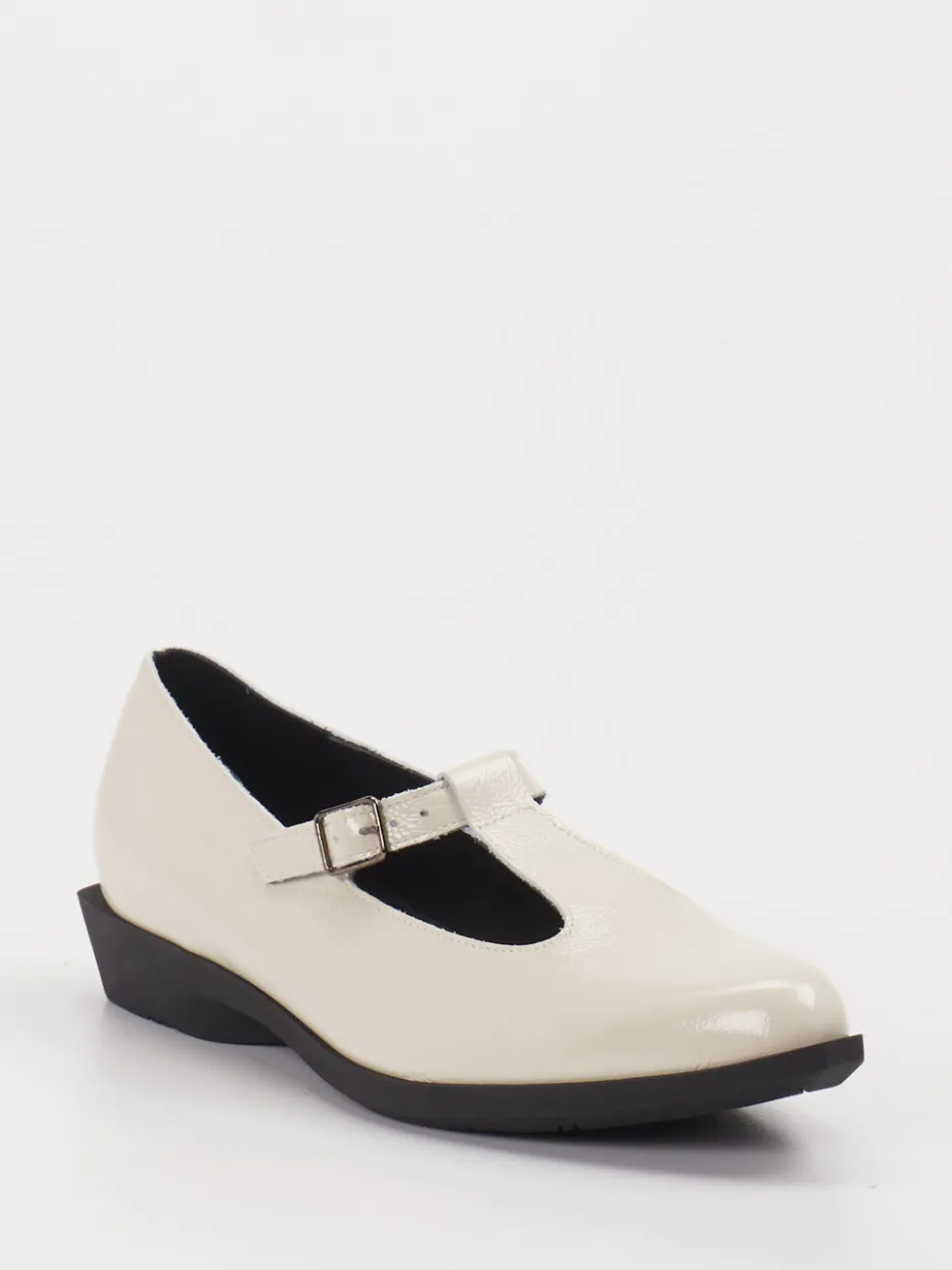 – Spangenpumps aus Lackleder cremefarben*Arche Hot