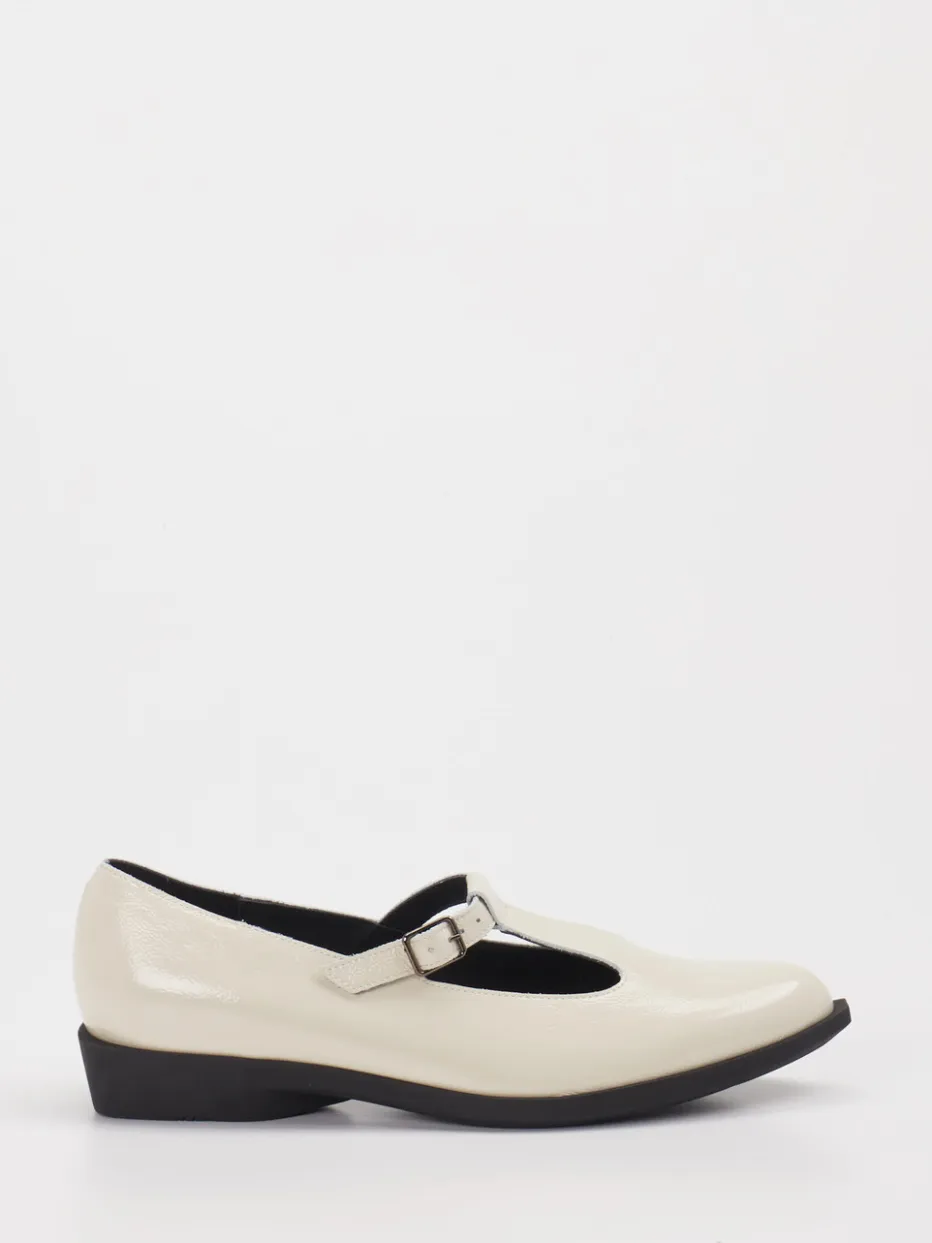 – Spangenpumps aus Lackleder cremefarben*Arche Hot