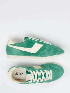– Retro-Sneaker aus Veloursleder*Autry Hot