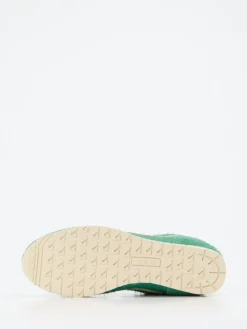 – Retro-Sneaker aus Veloursleder*Autry Hot