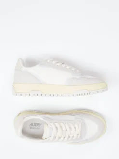 Damen Autry – Sneaker aus Veloursleder und Mesh Beige