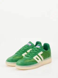 – Retro-Sneaker aus Velours- und Glattleder*Back 70 Hot