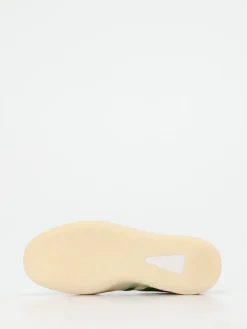 – Retro-Sneaker aus Velours- und Glattleder*Back 70 Hot