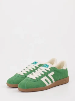 – Retro-Sneaker aus Veloursleder*Back 70