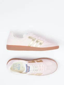 – Retro-Sneaker aus Velour/Textil*Back 70 Hot