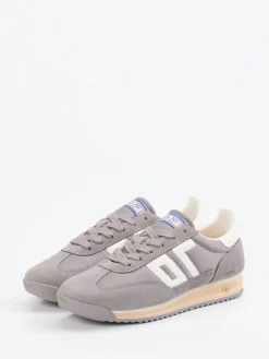 – Sneaker aus Veloursleder und Nylon*Back 70