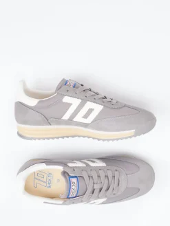 – Sneaker aus Veloursleder und Nylon*Back 70