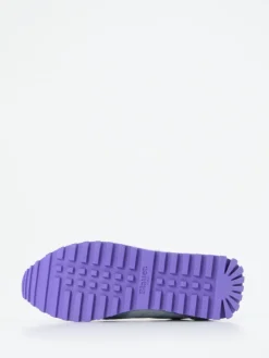 – Retro-Sneaker aus Veloursleder Pastell*Blauer Hot