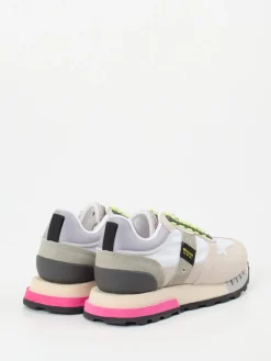 – Retro-Sneaker aus Veloursleder mit Neonakzent*Blauer Hot