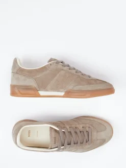 – Sneaker aus Veloursleder in Taupe*Boss Sale