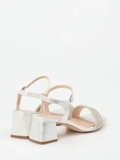 – Sandalette aus Metallicleder*CAFèNOIR Clearance