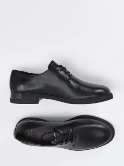 – Derby-Schuhe aus Kalbleder*Camper Outlet