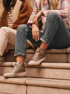 – High-Top Sneaker aus Metallicleder*Candice Cooper Hot