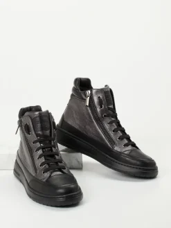 – Sneaker aus Kalbleder in Anthrazit*Candice Cooper New