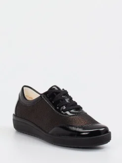 – Komfort-Schnürschuh aus Stretch-Lackleder*Christian Dietz