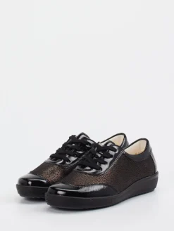 – Komfort-Schnürschuh aus Stretch-Lackleder*Christian Dietz