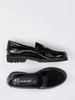 – Loafer aus Lackleder*Christian Dietz New