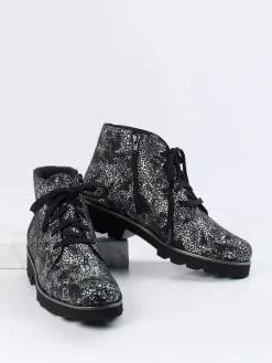 – Schnürboots aus geprägtem Leder*Christian Dietz Hot