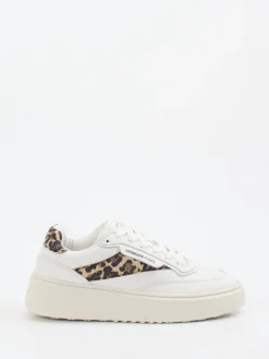 – Sneaker aus Kalbleder mit Leoprint*Copenhagen New