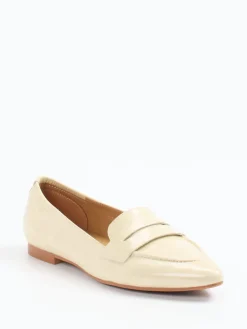 – Loafer aus Lackleder in Creme*Di Lauro New