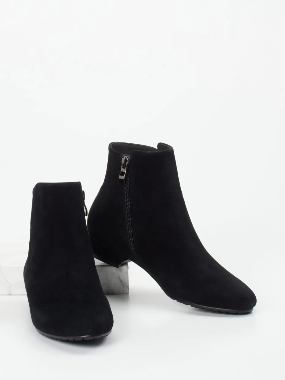 – Stiefelette aus Veloursleder*Di Lauro Hot