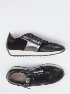 – Sneaker aus Kalbleder mit Metallic-Details*DL Sport Best