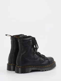 – Schnürboots aus Kalbleder*Dr. Martens Online