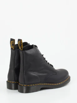 – Schnürstiefeletten aus Kalbleder*Dr. Martens Sale