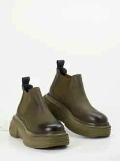 – Chelsea Boots aus Kalbleder oliv*Elena Iachi Hot