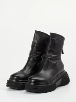 – Plateau-Stiefelette aus Kalbleder*Elena Iachi New