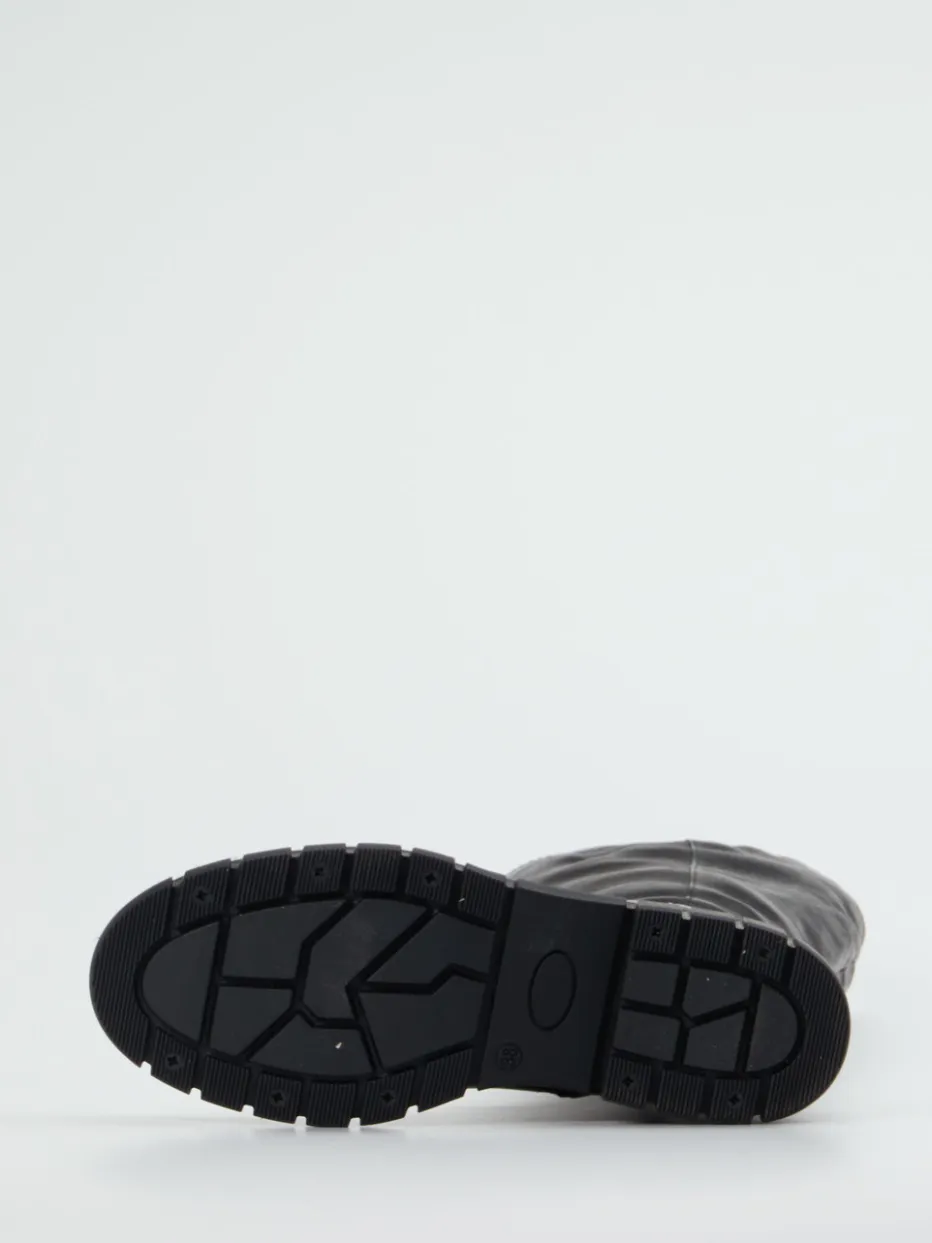 – Kniehohe Stiefel aus Kalbleder*Everybody Outlet