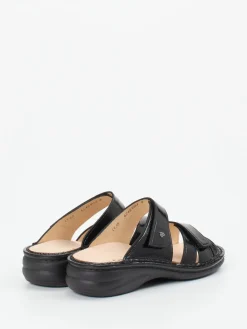 – Pantolette aus Lackleder*Finn Comfort