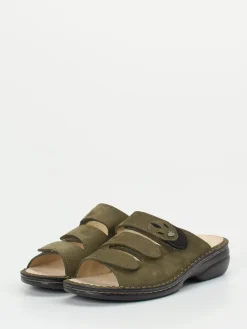 – Pantolette aus Nubukleder oliv*Finn Comfort Hot