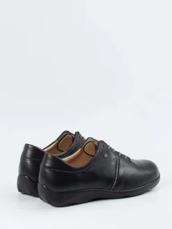 – Schnürschuh aus Kalbleder*Finn Comfort Hot