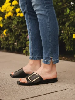 – Pantolette aus Kalbleder*FitFlop Discount