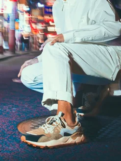 – Sneaker aus Veloursleder color*Flower Mountain