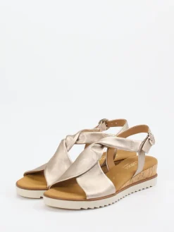 – Keilsandalette aus Metallicleder*Gabor Comfort Hot