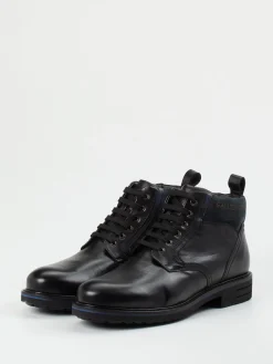 – Schnürboots aus Kalbleder*Galizio Torresi