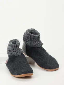 Herren Giesswein – Hüttenschuhe aus Wolle in Anthrazit